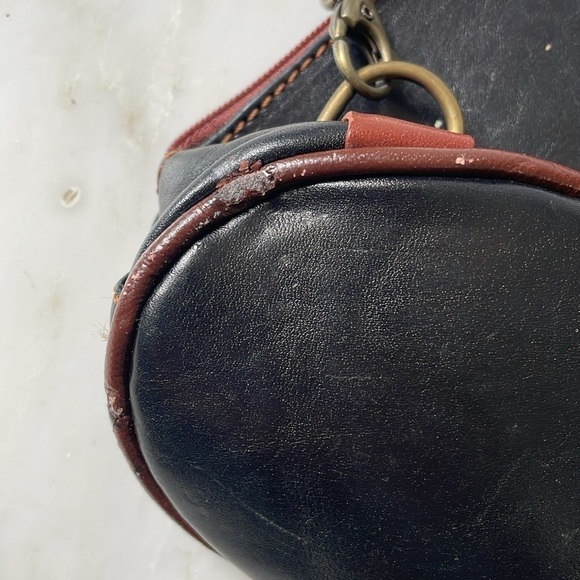 Silvia convertible black leather mini backpack or sling bag w/two outer pockets - Picture 4 of 8